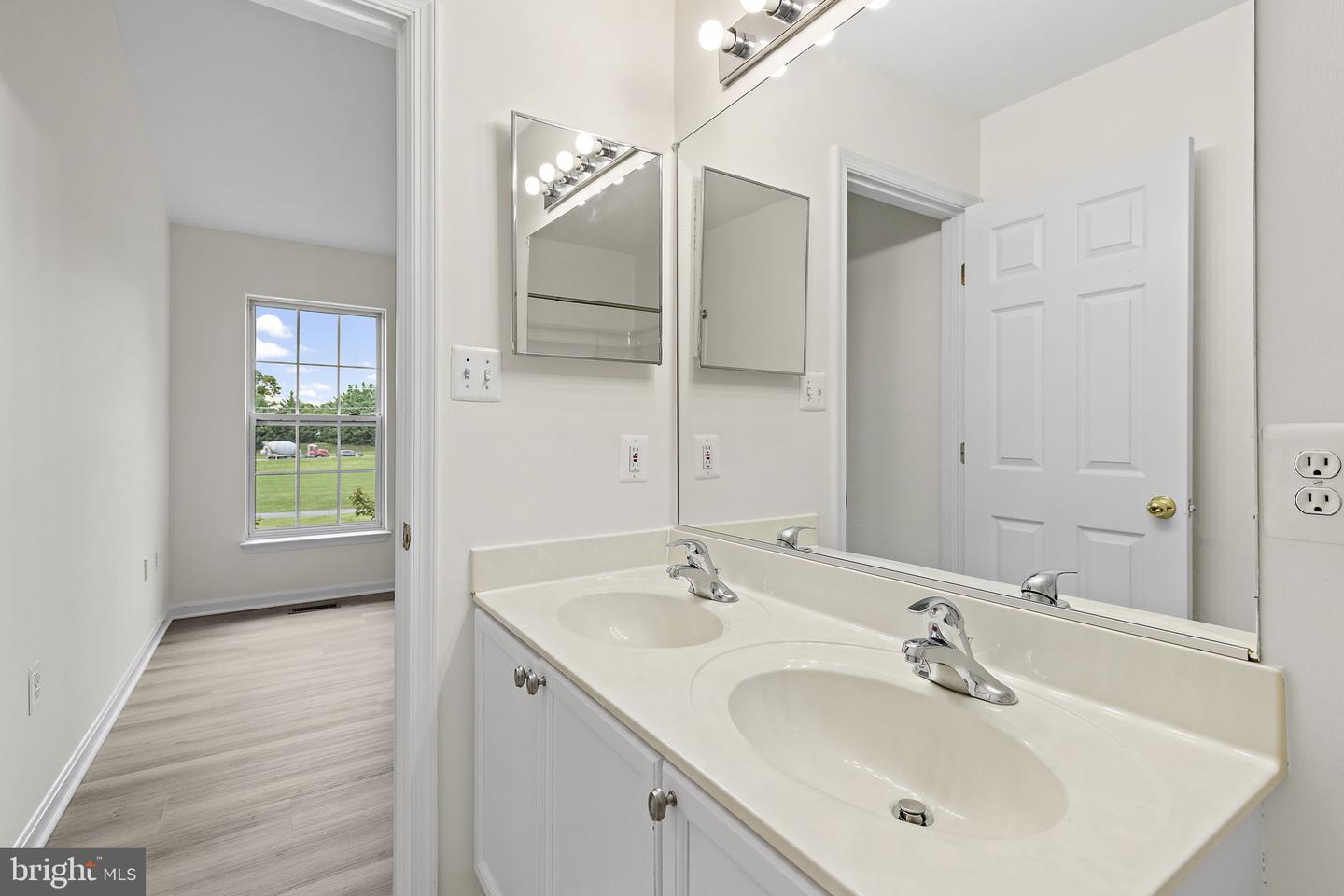 7108 Ladd Cir Property Photo 33