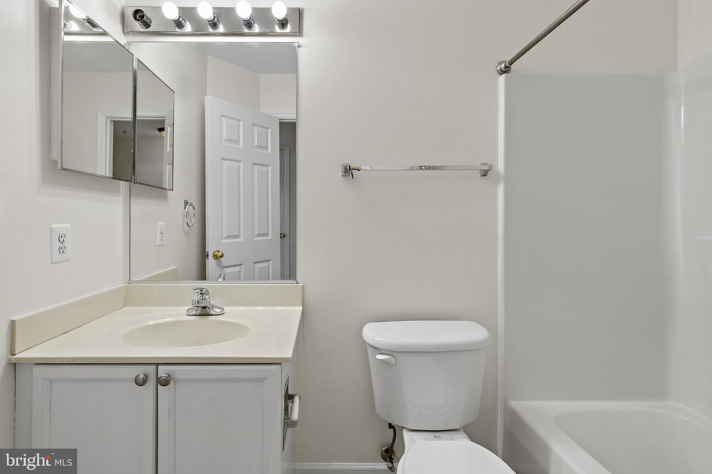 7108 Ladd Cir Property Photo 38