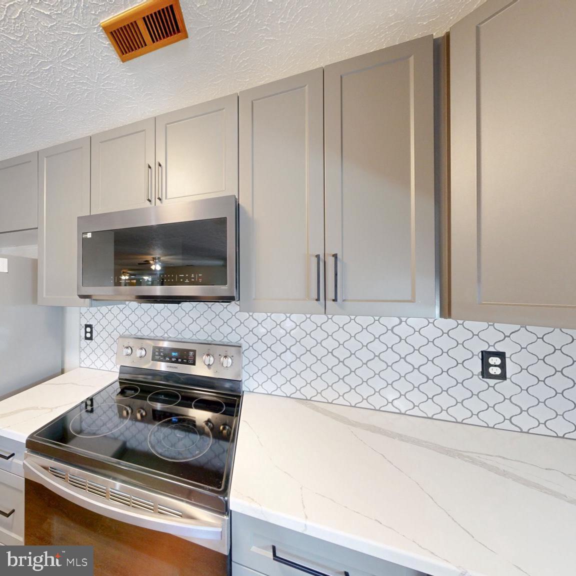 2106 Whitehall Rd #1b Property Photo 4