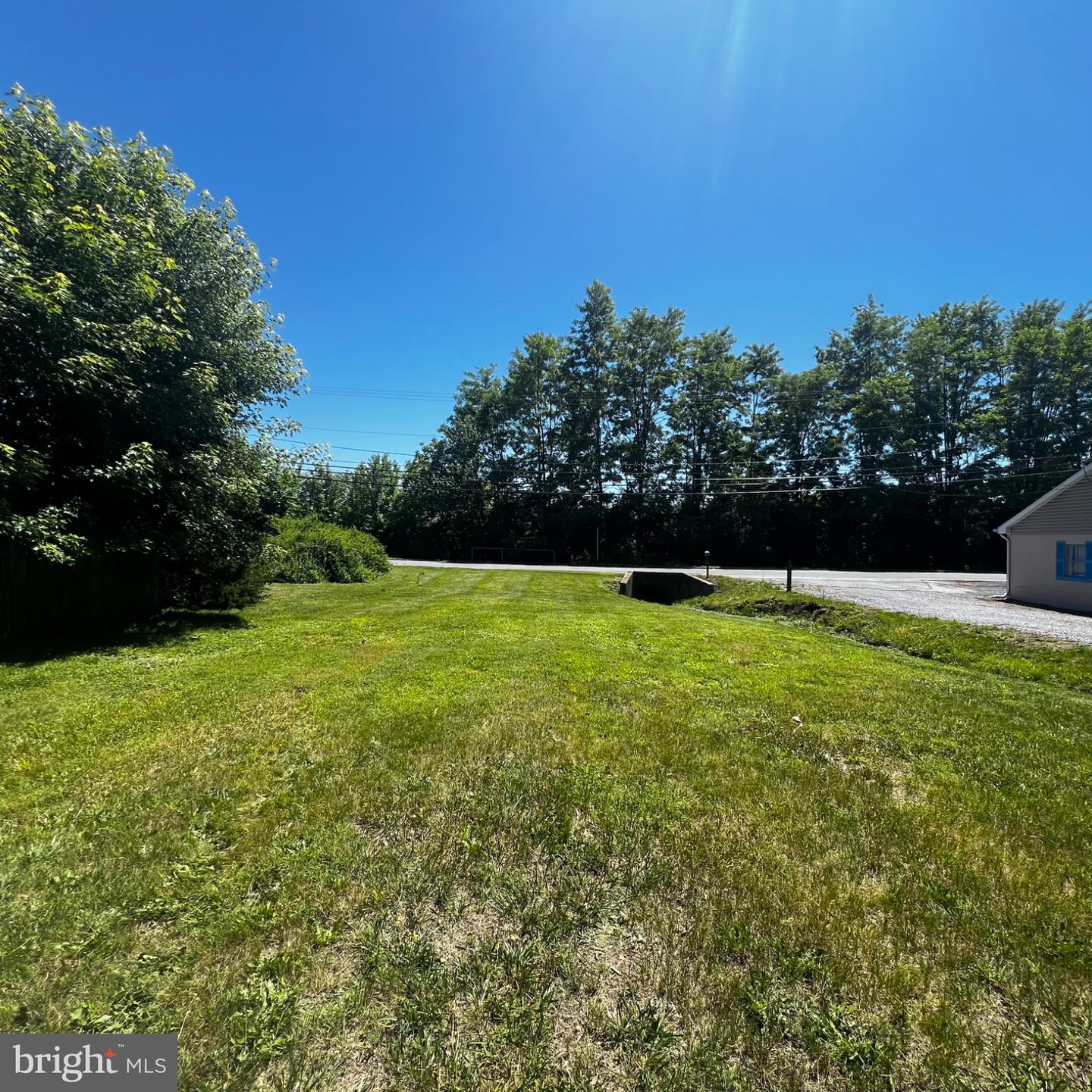11 Woodside Ave Property Photo 2