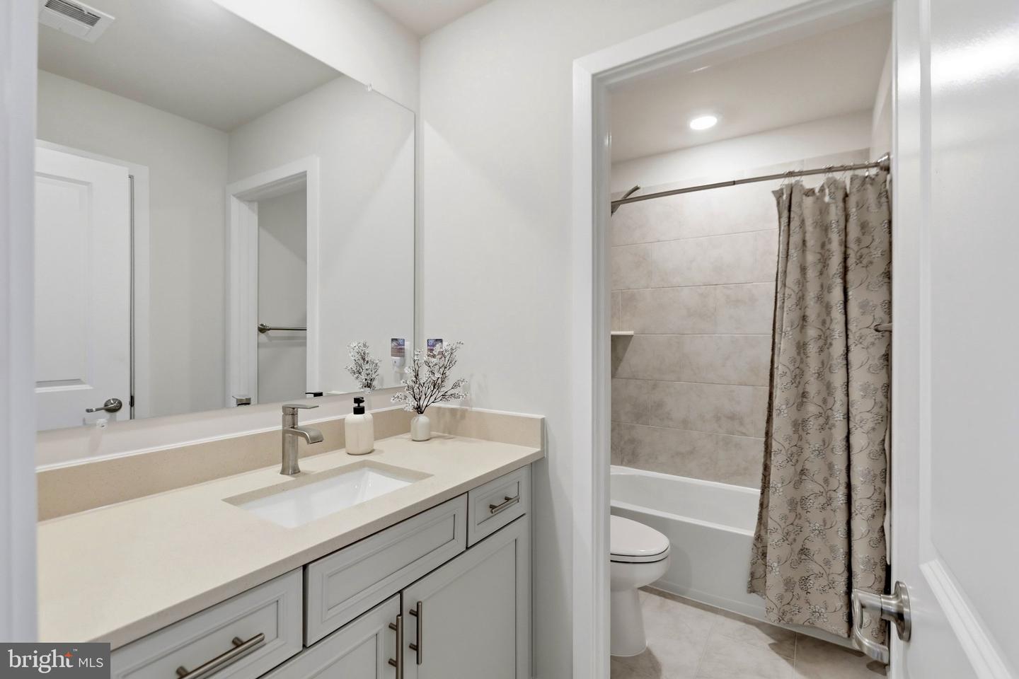 1418 Crampton St Property Photo 19