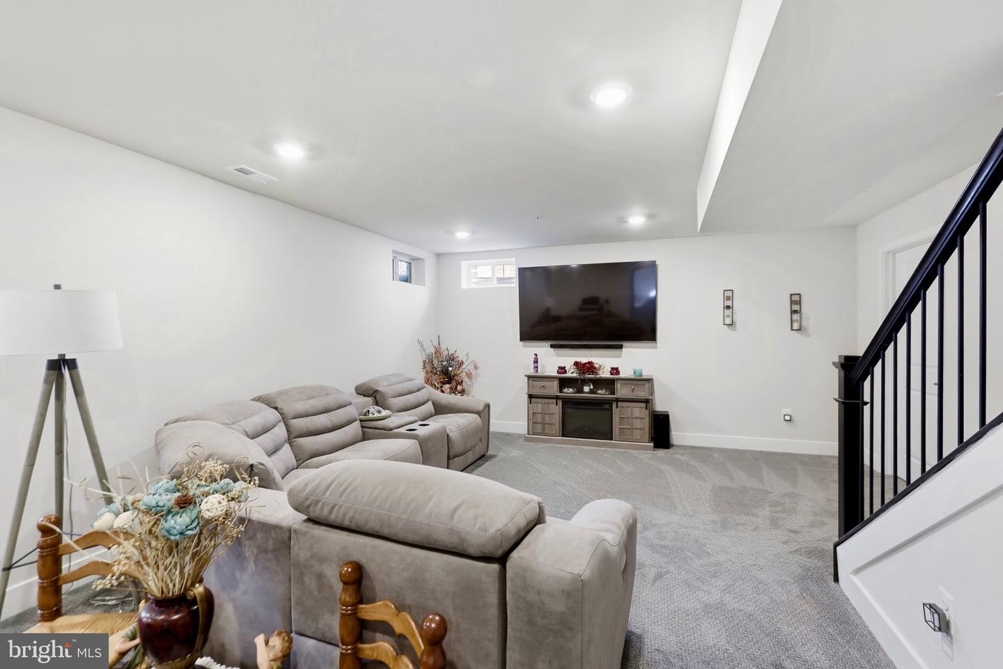1418 Crampton St Property Photo 23