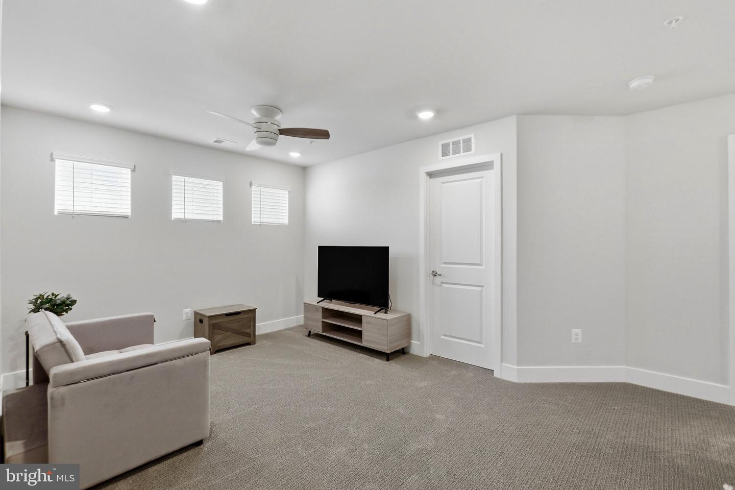 1418 Crampton St Property Photo 27