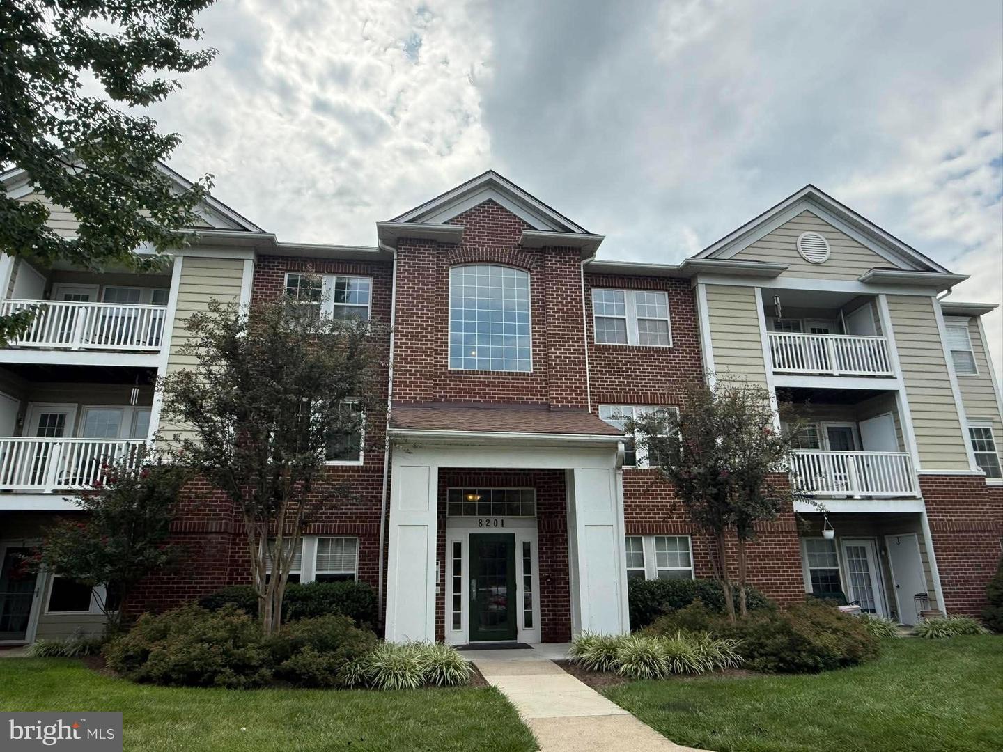 8201 Blue Heron Dr #2d Property Photo 1