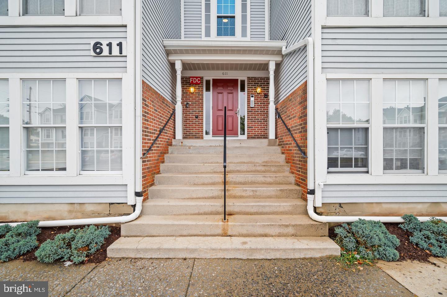 611 Himes Ave #109 Property Photo 4