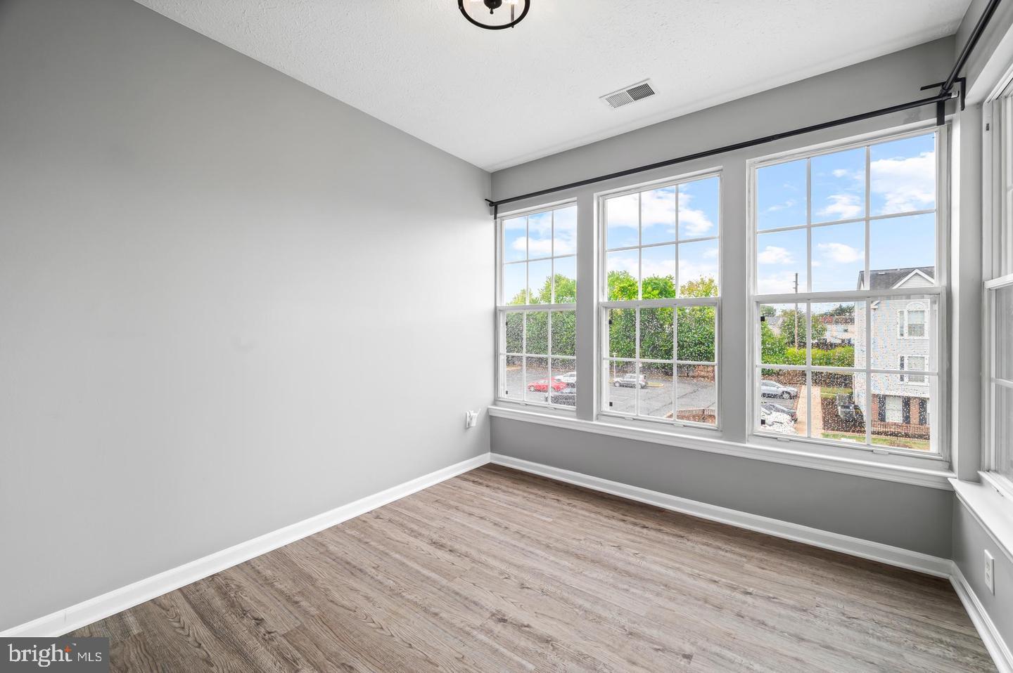 611 Himes Ave #109 Property Photo 8