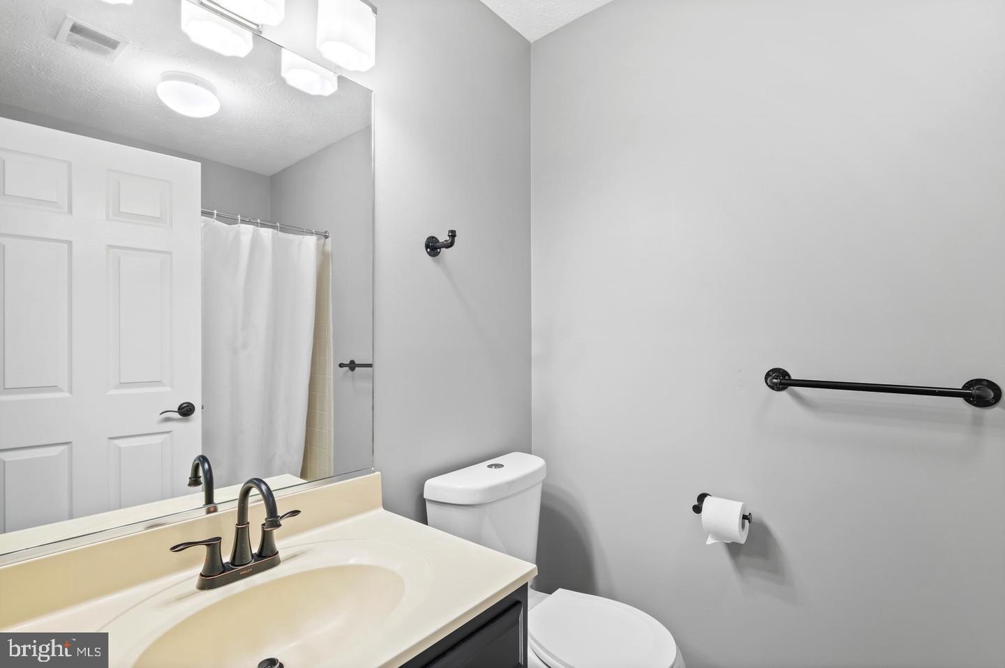 611 Himes Ave #109 Property Photo 24