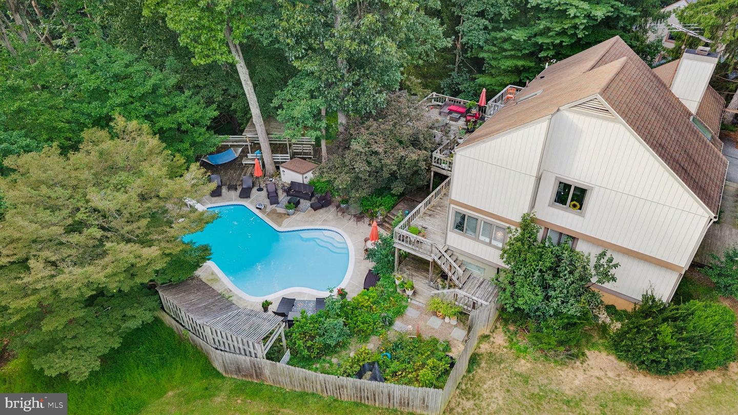 2716 Hillside Ct Property Photo 4