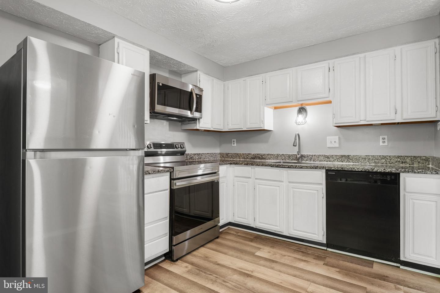 7041 Hames Ct Property Photo 3