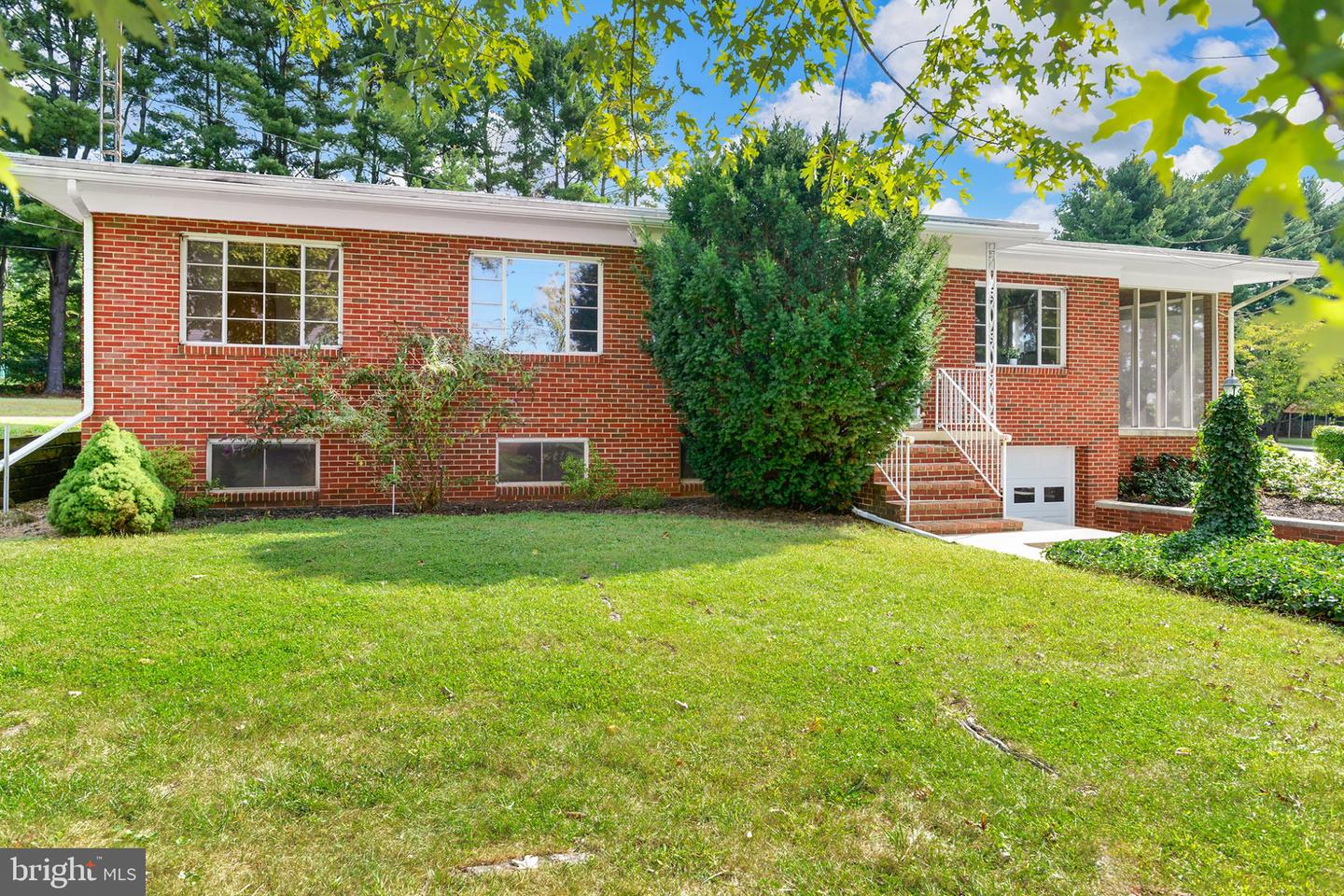 205 Franklin St Property Photo 1