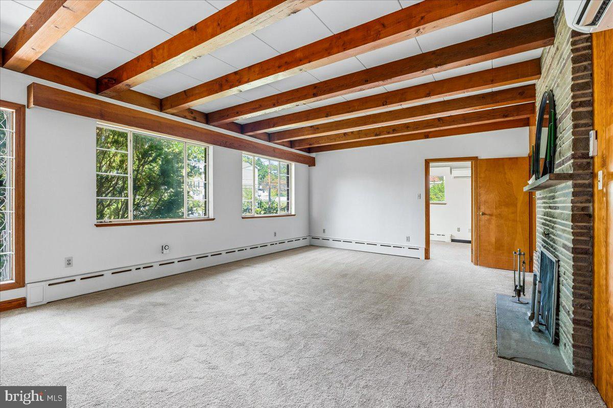 205 Franklin St Property Photo 7