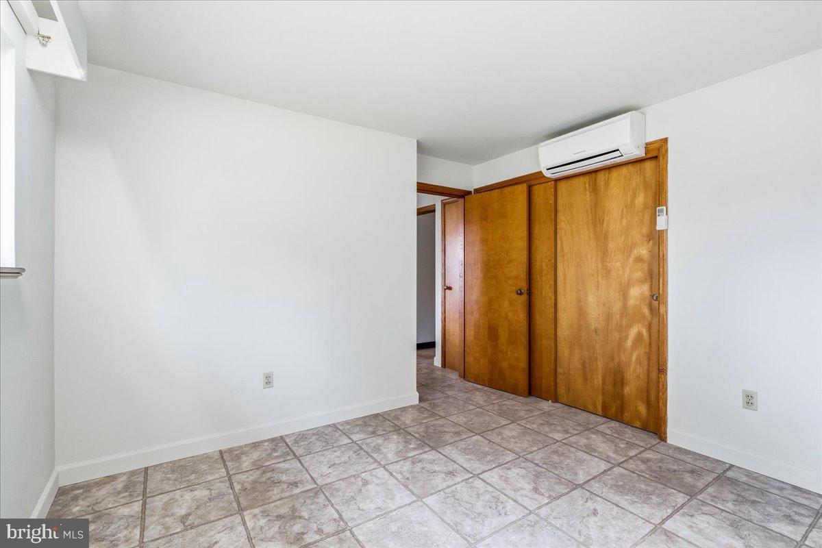 205 Franklin St Property Photo 27