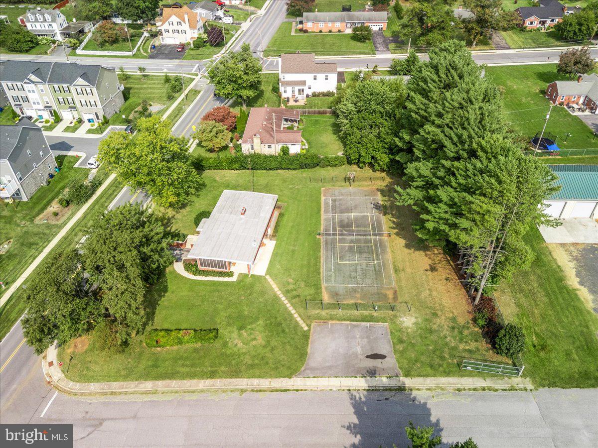 205 Franklin St Property Photo 44
