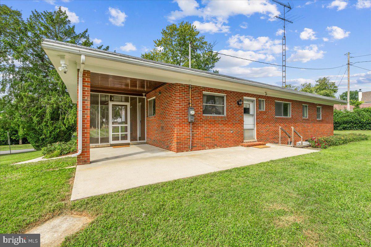 205 Franklin St Property Photo 45