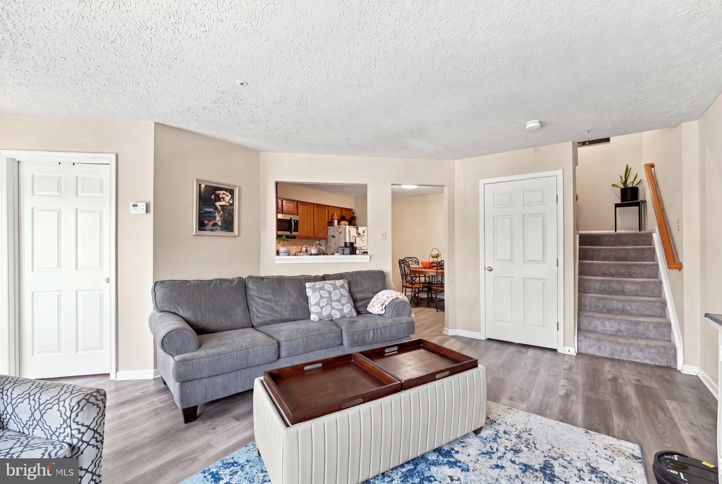 5305 Regal Property Photo 2