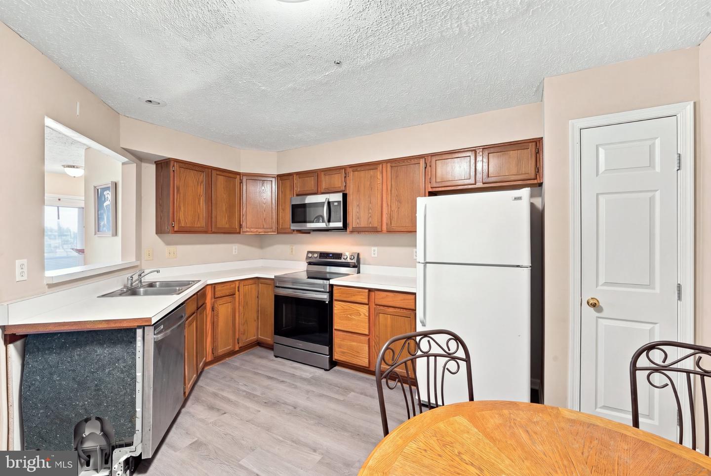 5305 Regal Property Photo 6