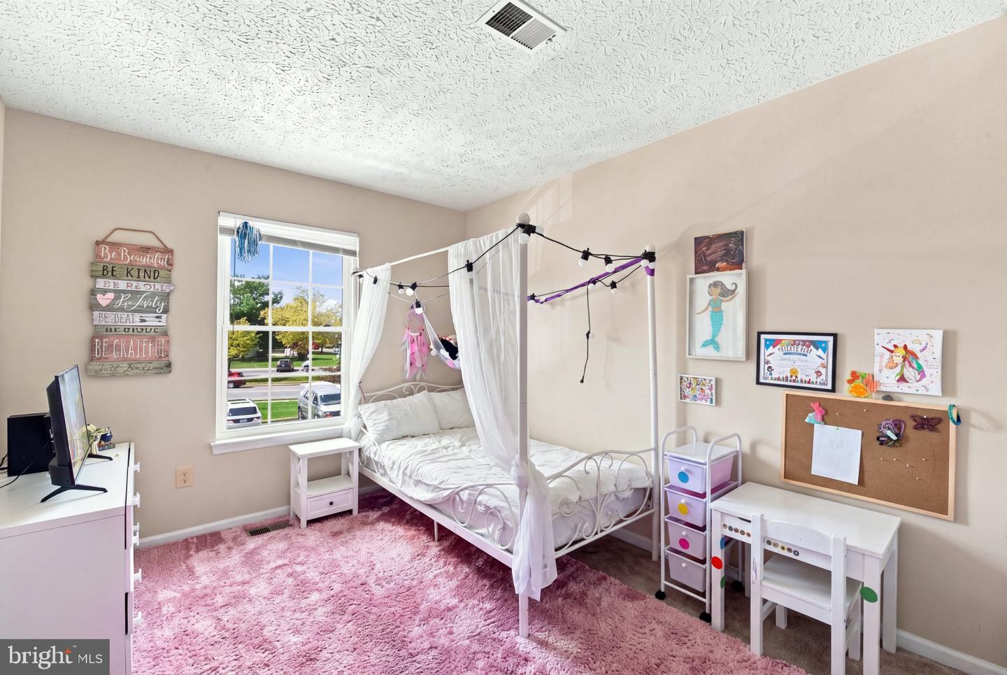 5305 Regal Property Photo 9
