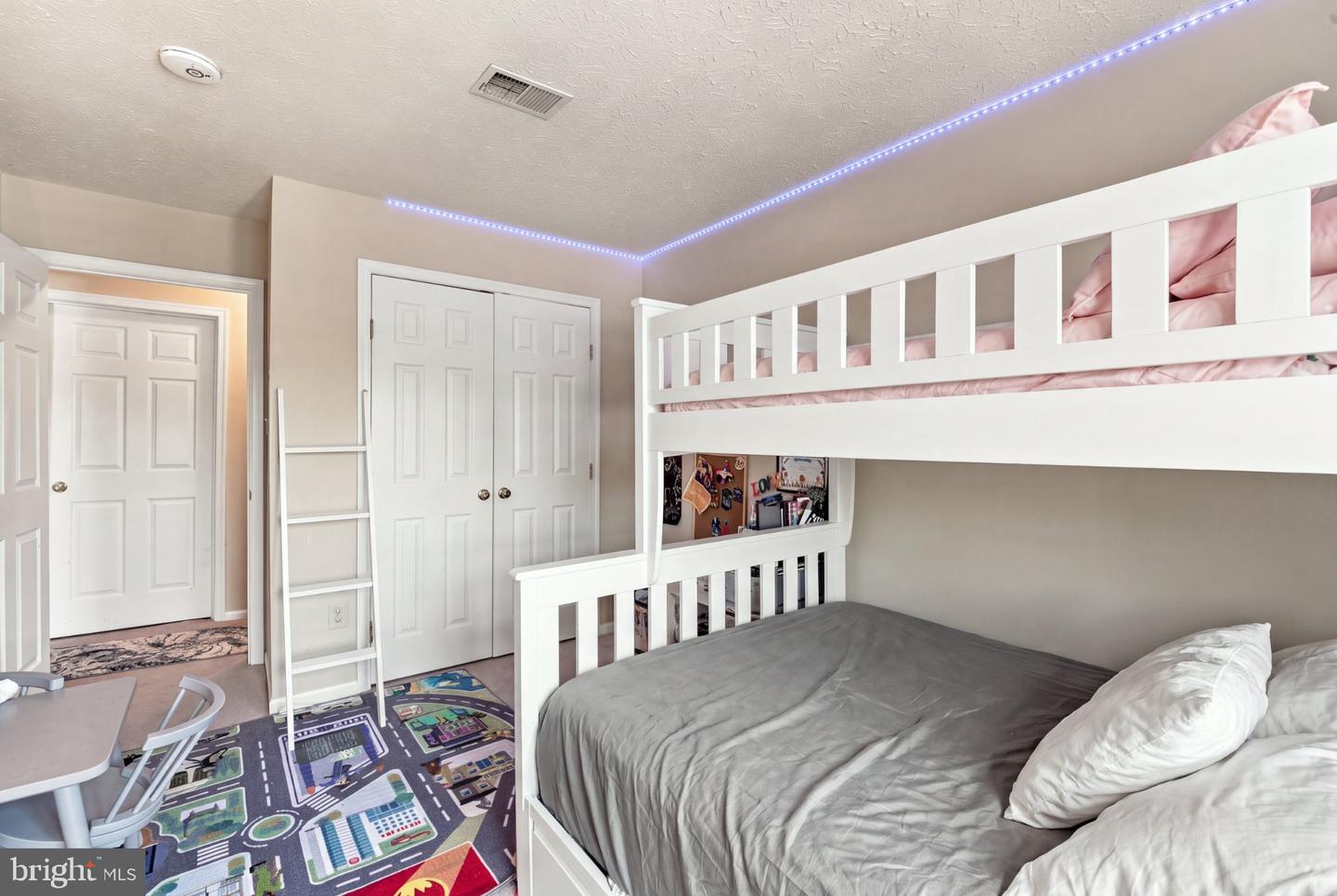 5305 Regal Property Photo 11