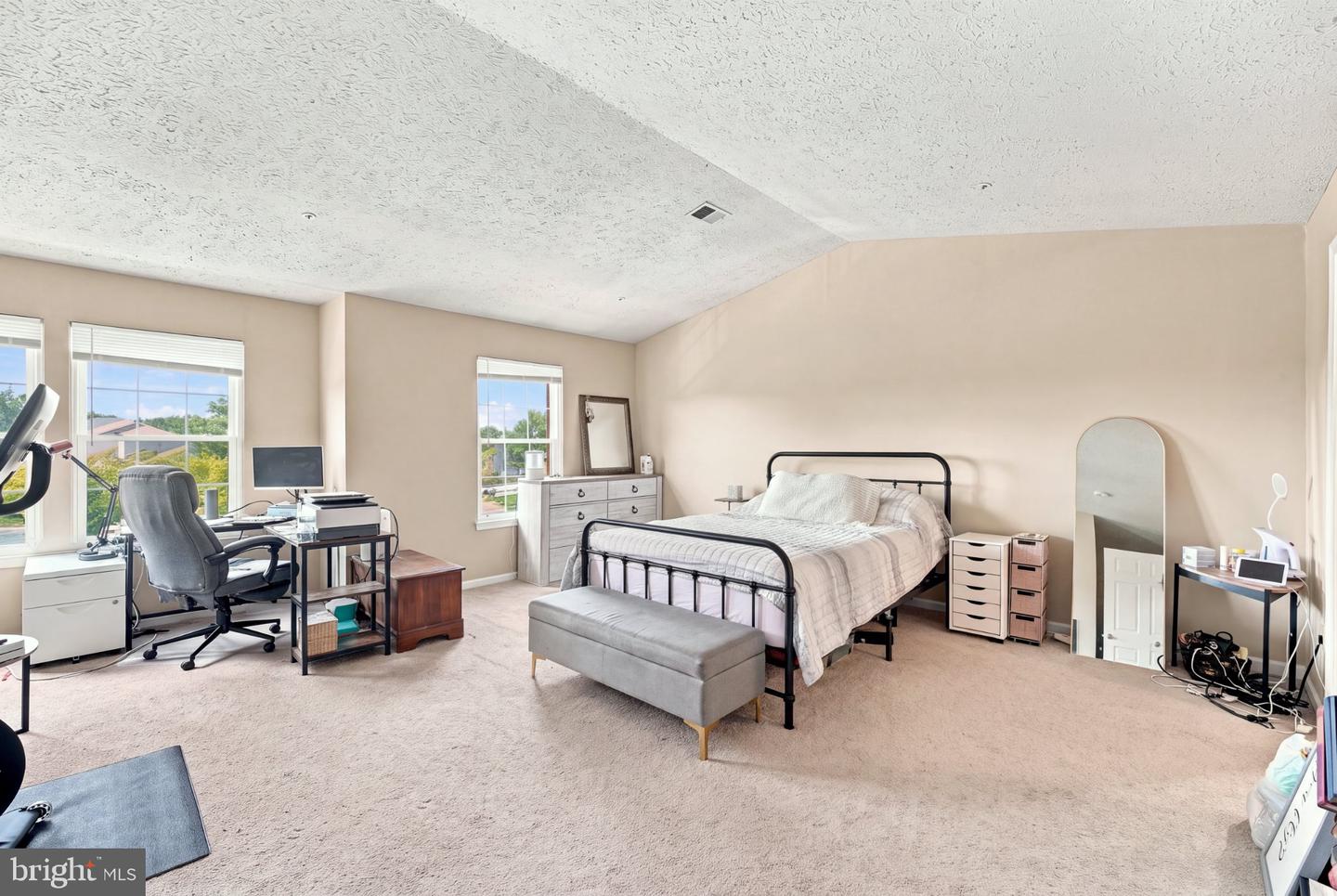 5305 Regal Property Photo 13