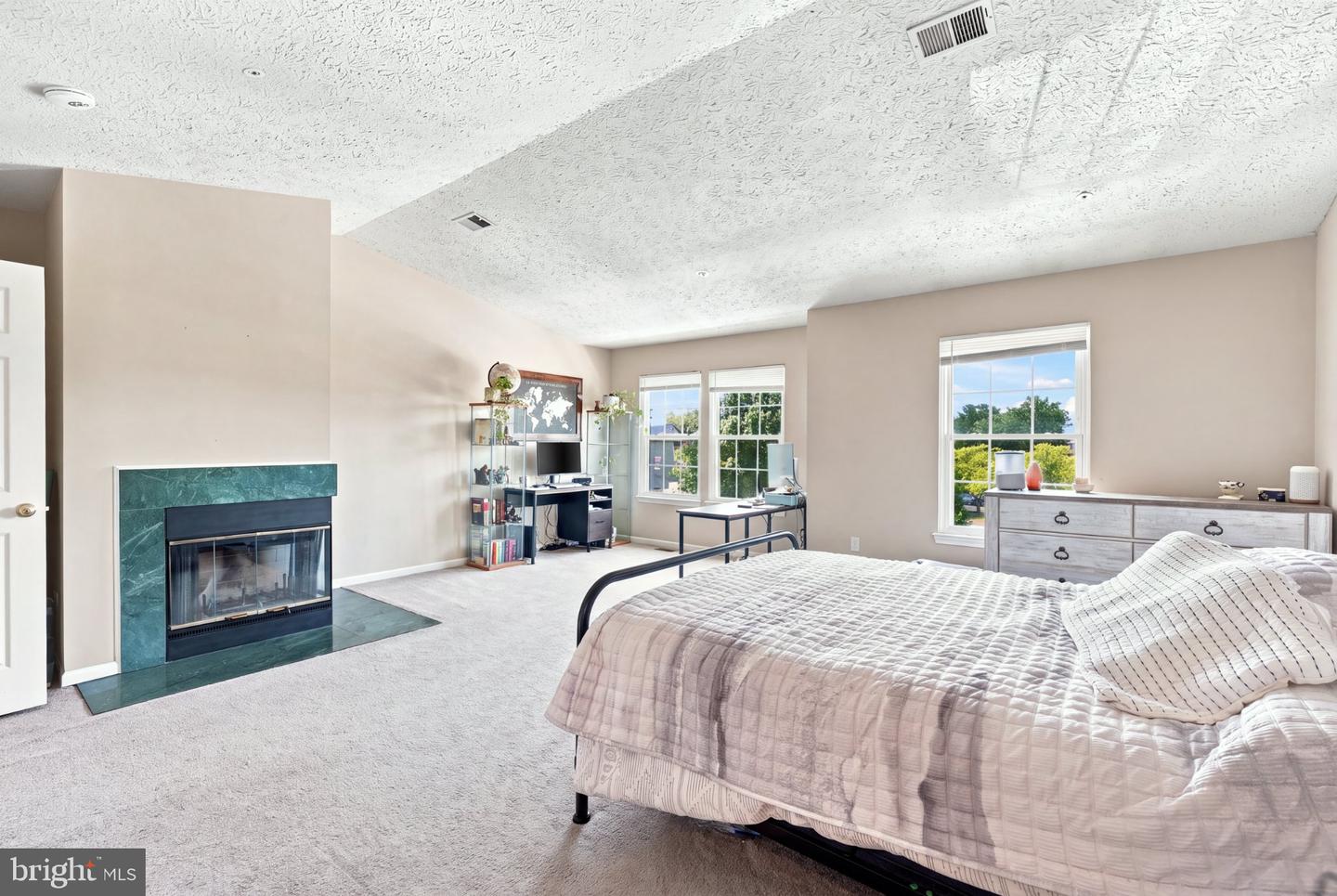 5305 Regal Property Photo 14
