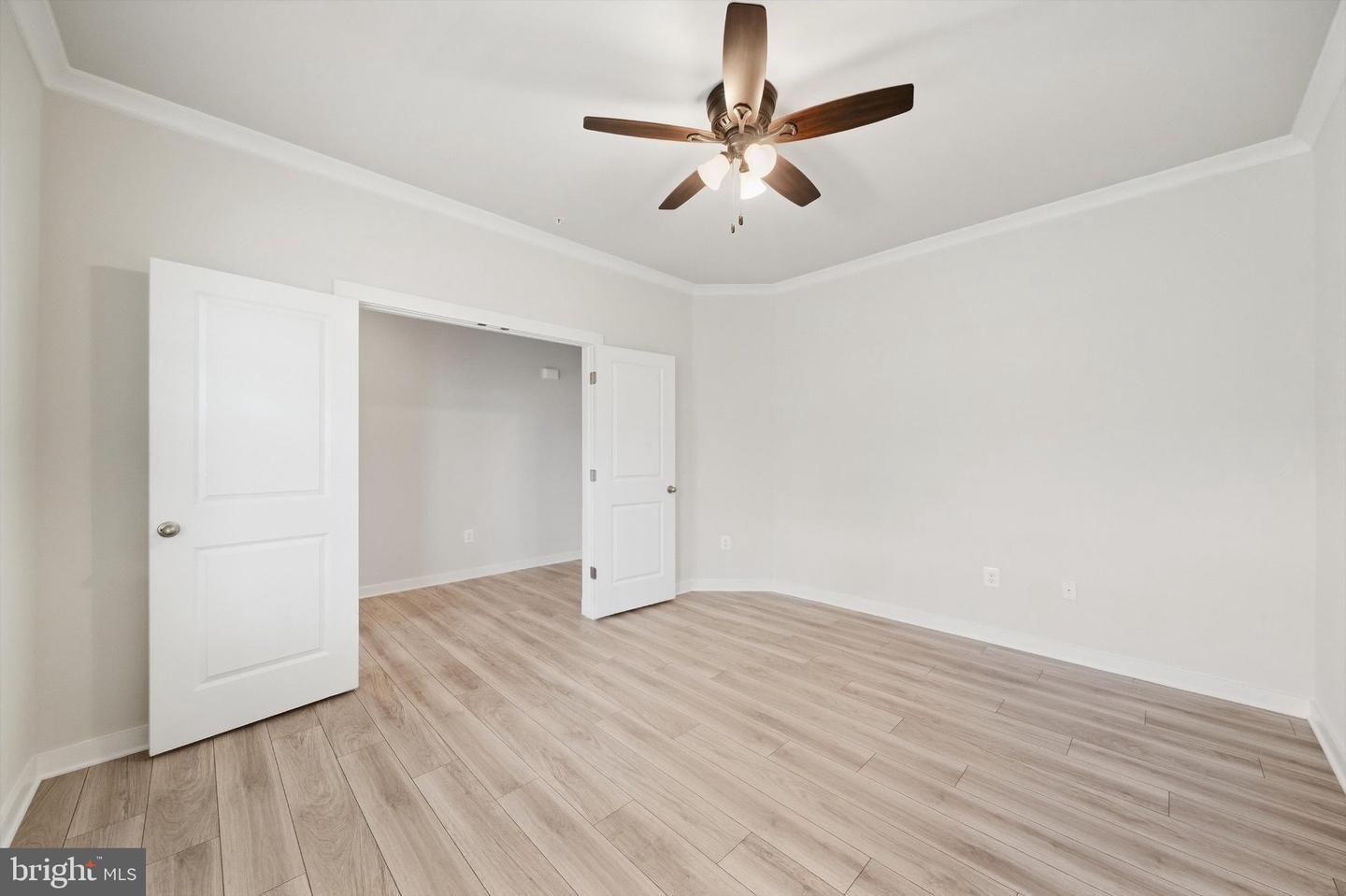 1906 Gladstone St Property Photo 6