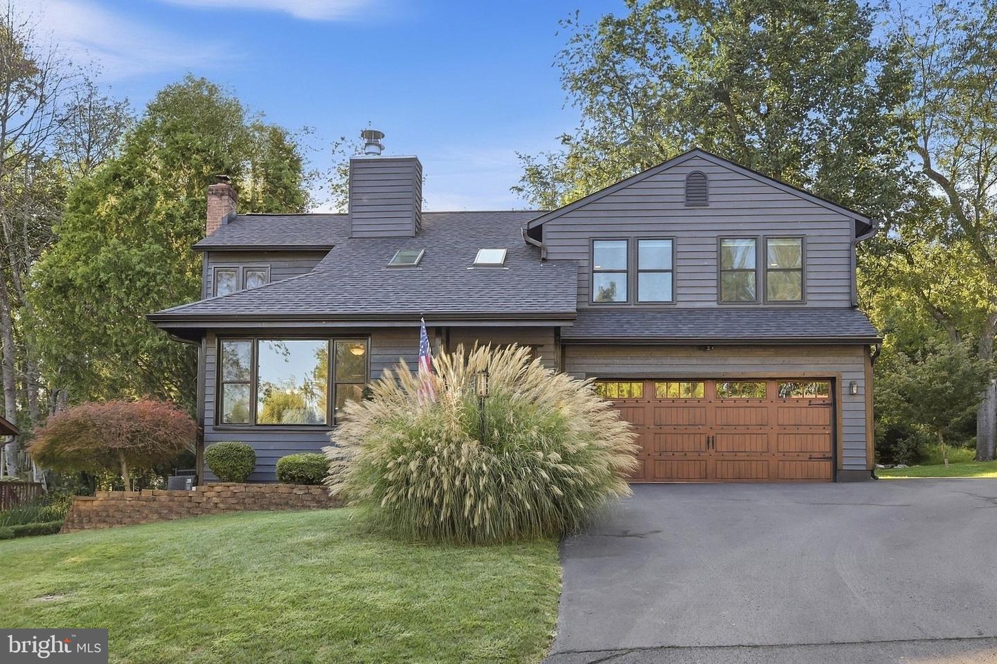 6938 Fox Chase Rd Property Photo 2