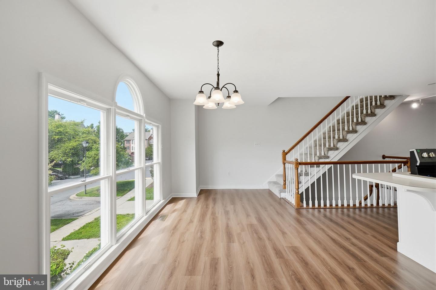 18 Victoria Sq Property Photo 1