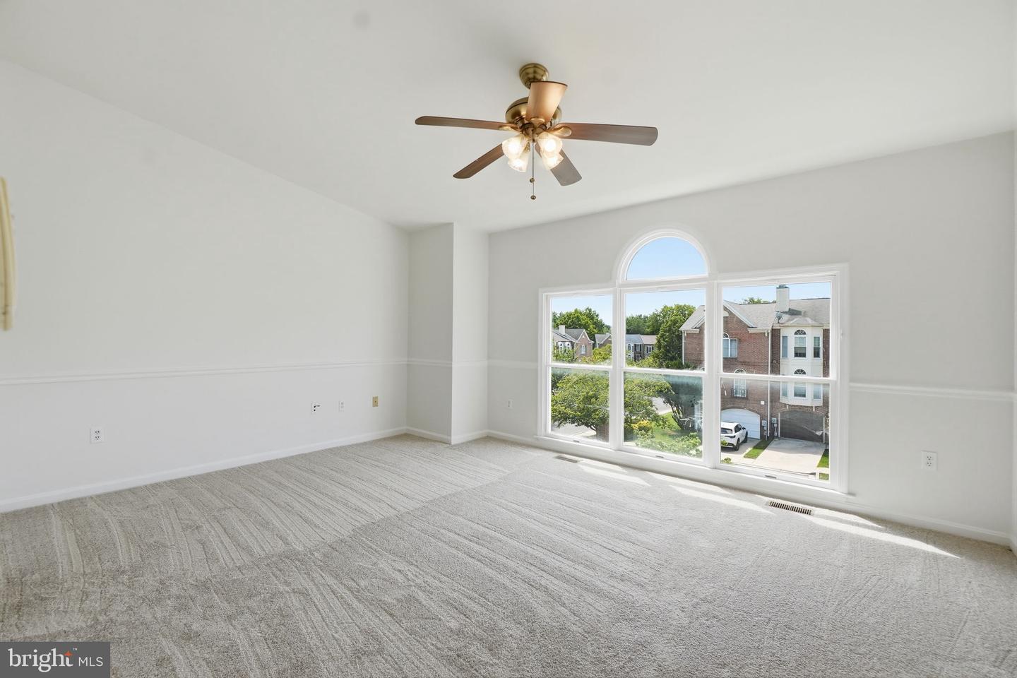 18 Victoria Sq Property Photo 19