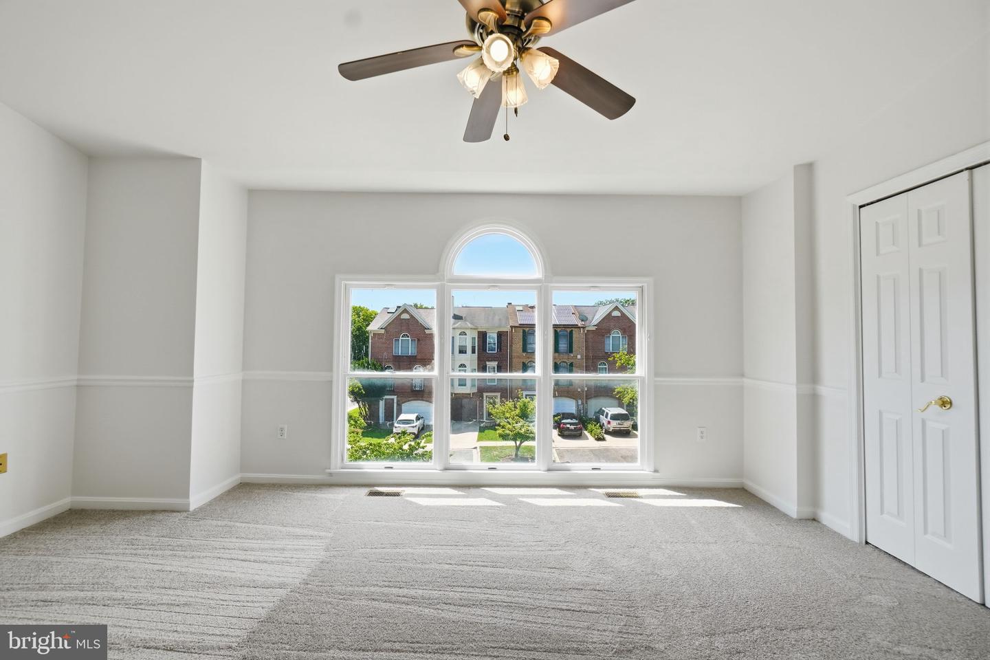 18 Victoria Sq Property Photo 20