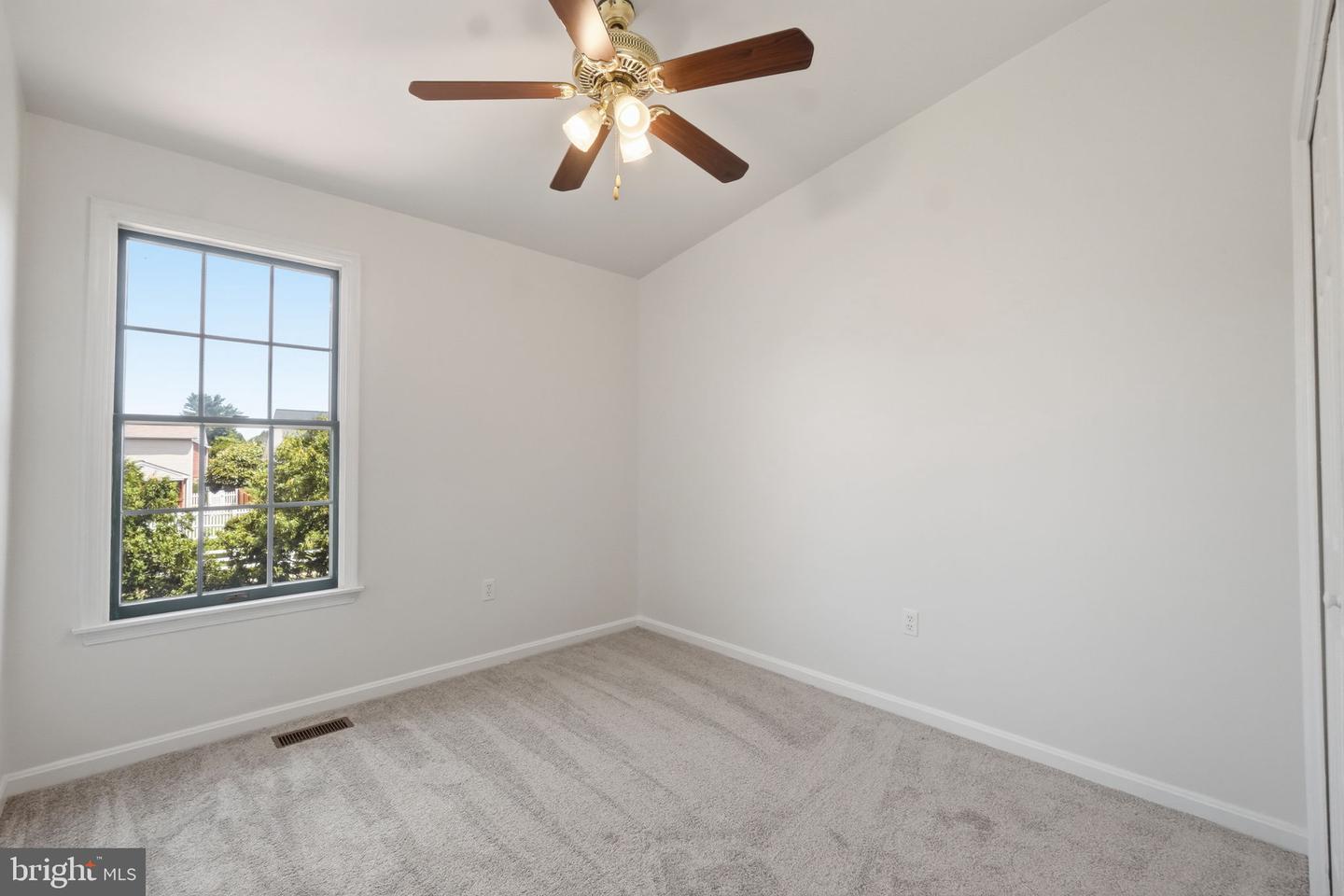 18 Victoria Sq Property Photo 24
