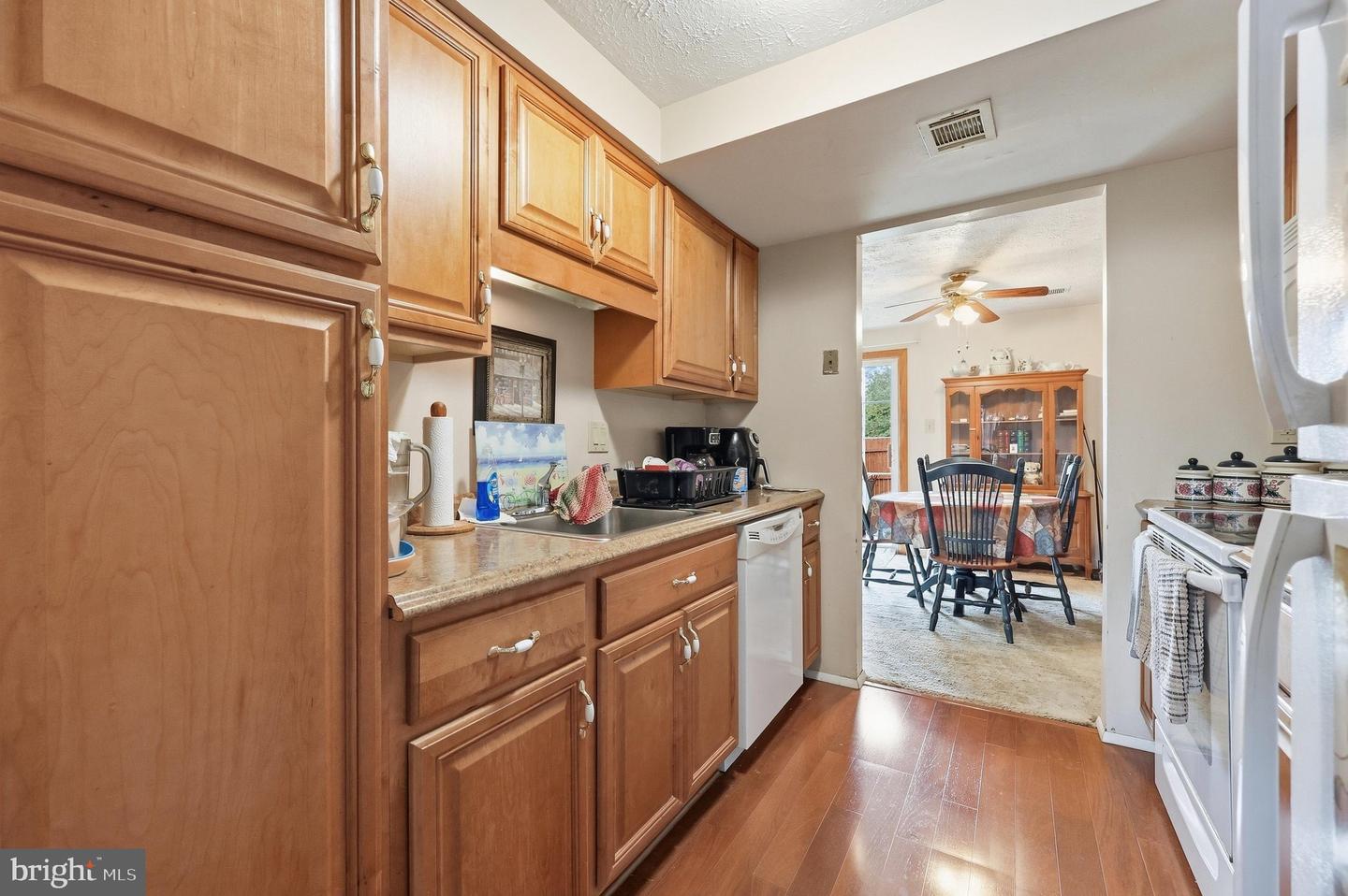 6612 Pebble Ct Property Photo 9