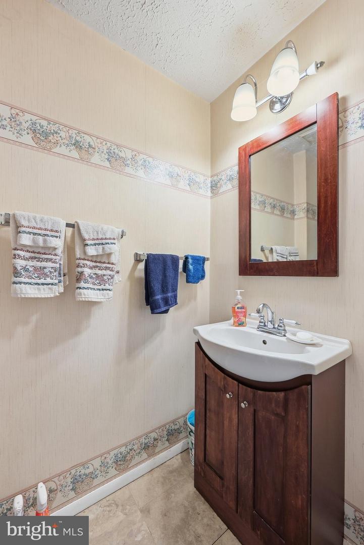 6612 Pebble Ct Property Photo 24