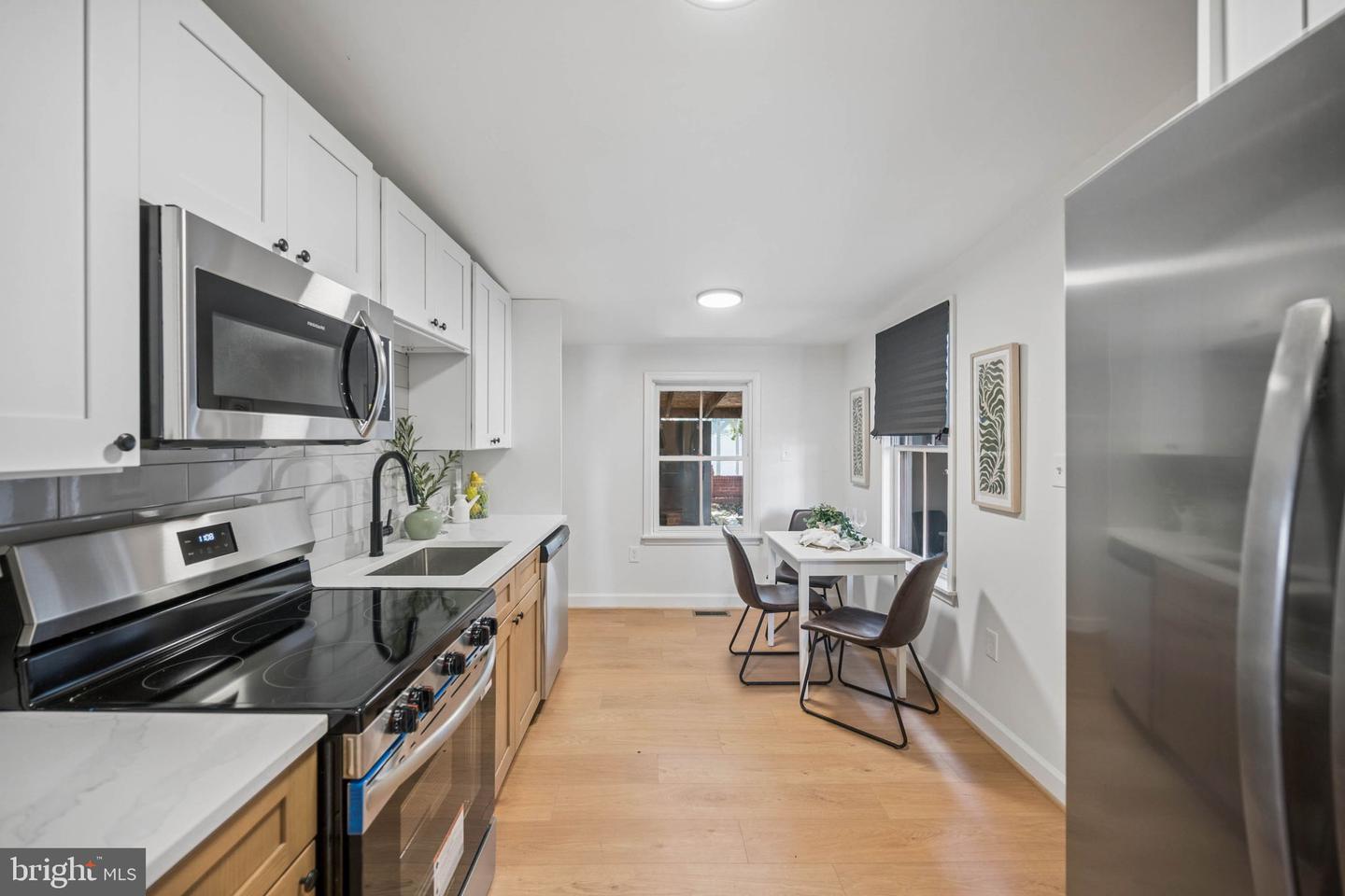 110 Water St Property Photo 8