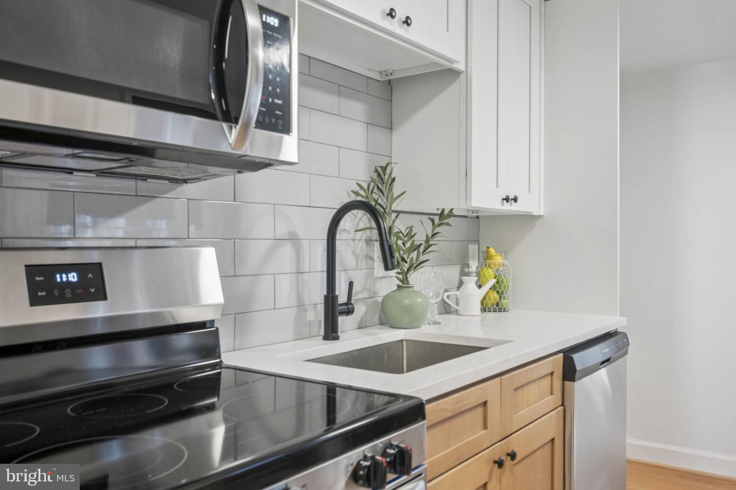 110 Water St Property Photo 10