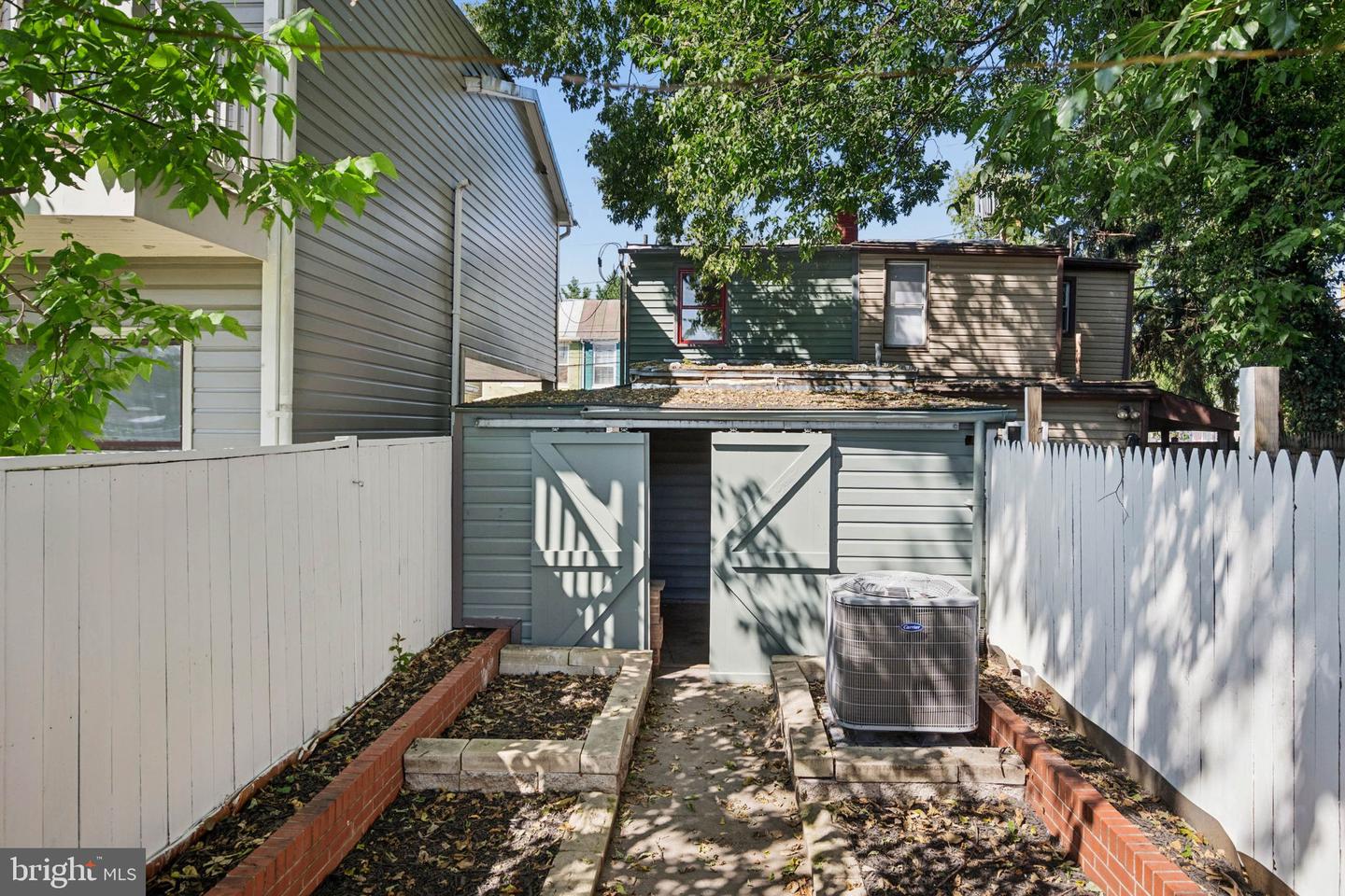 110 Water St Property Photo 31
