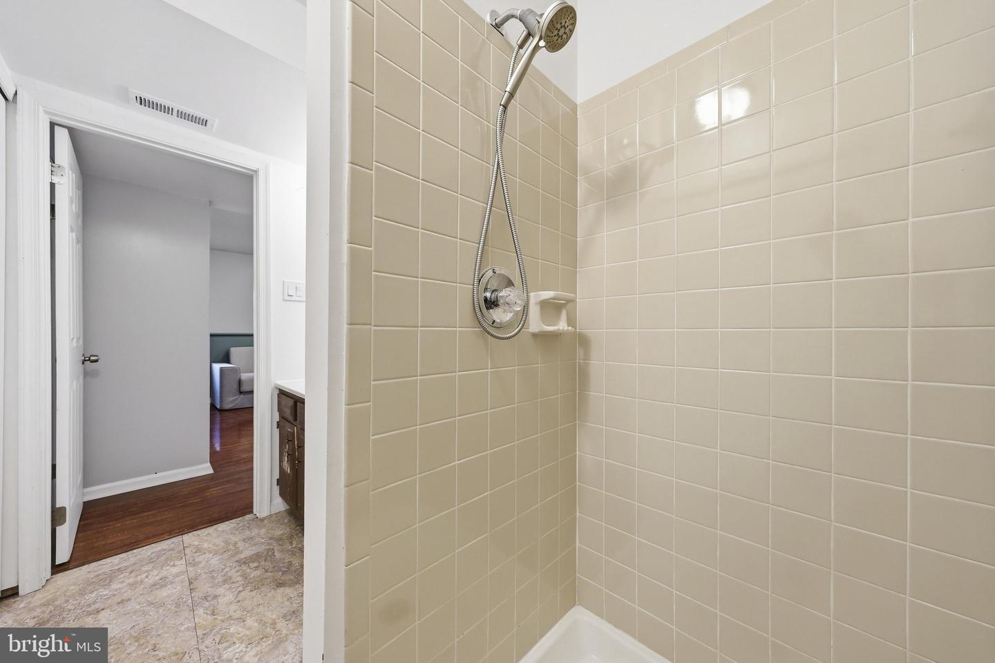 226 Thames Dr Property Photo 37