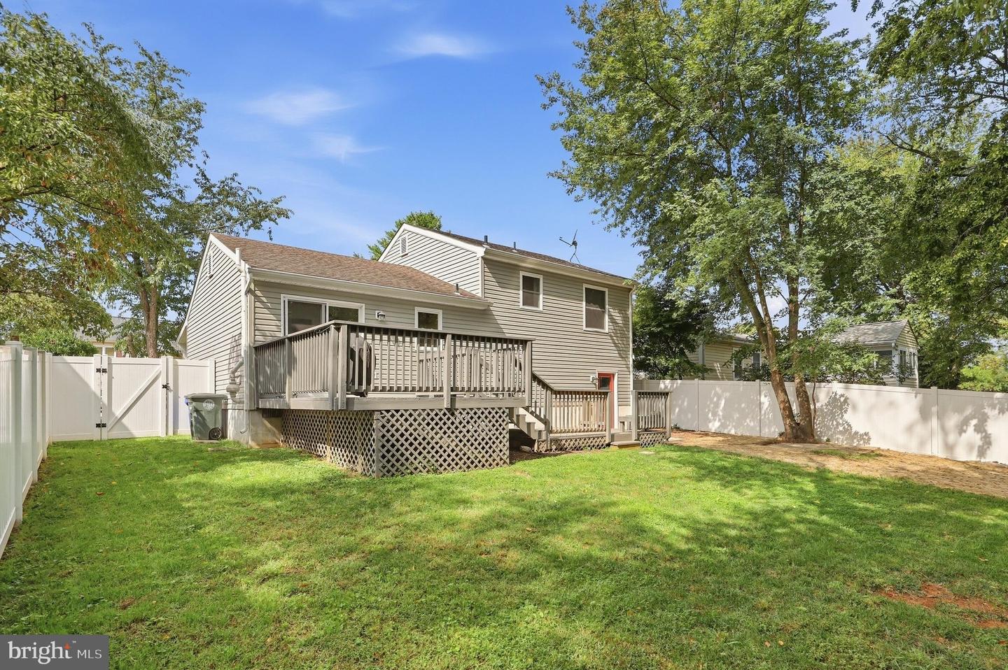 226 Thames Dr Property Photo 46