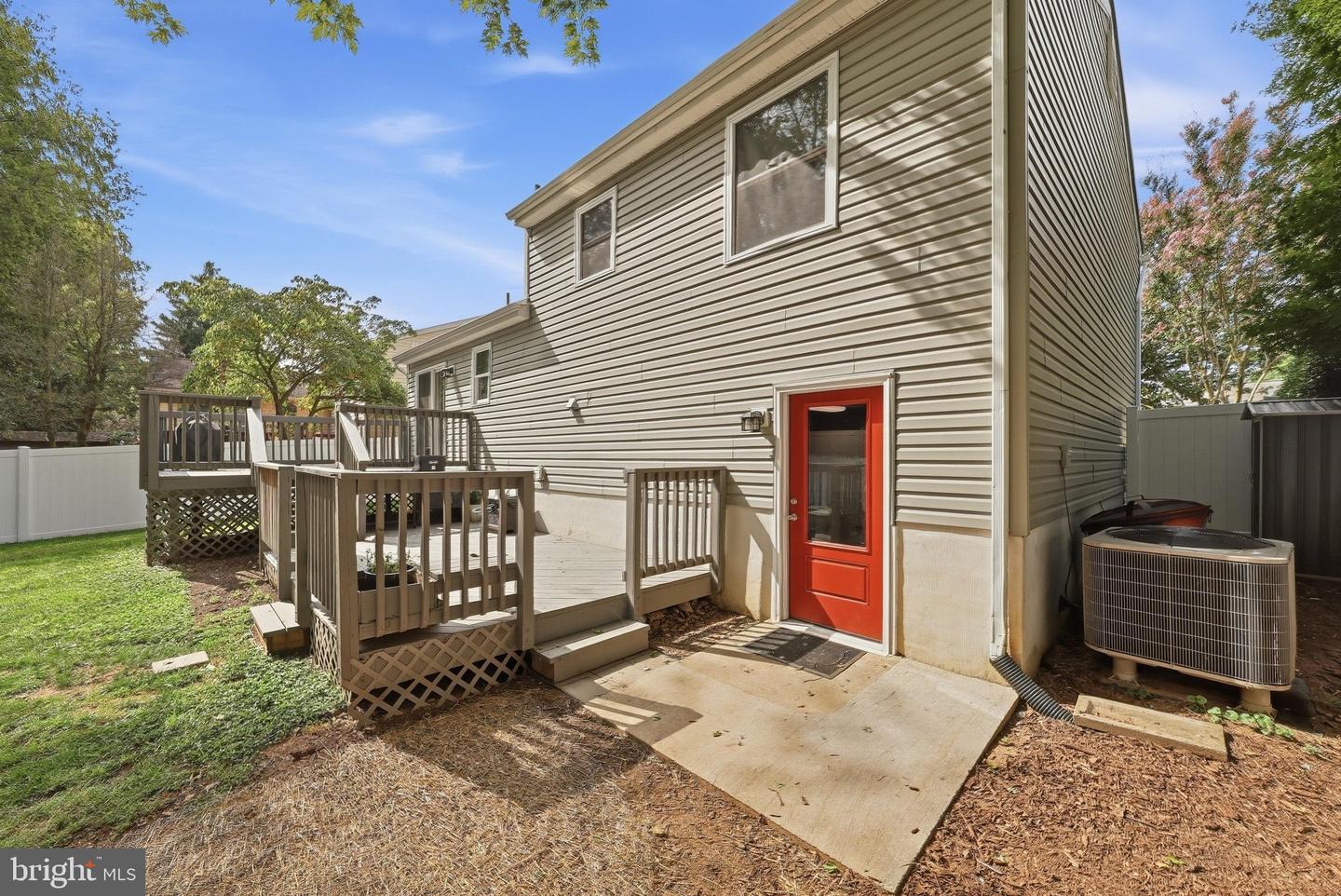 226 Thames Dr Property Photo 49