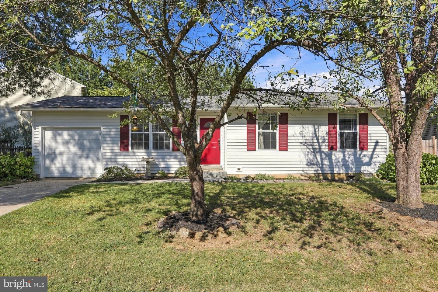 1609 Norwich Dr Property Photo 2
