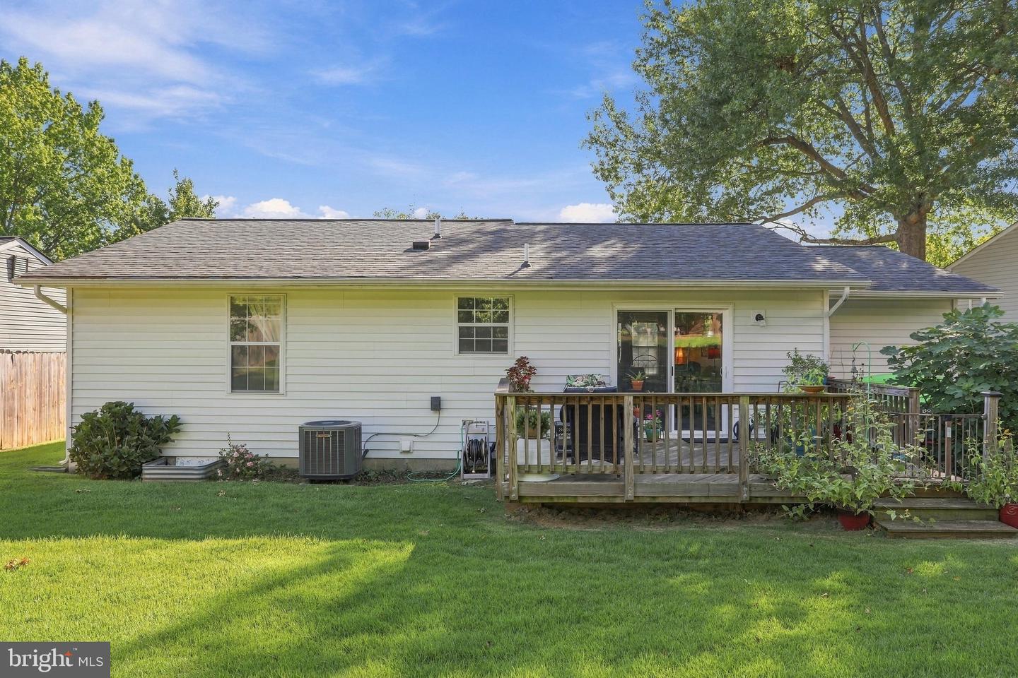 1609 Norwich Dr Property Photo 29
