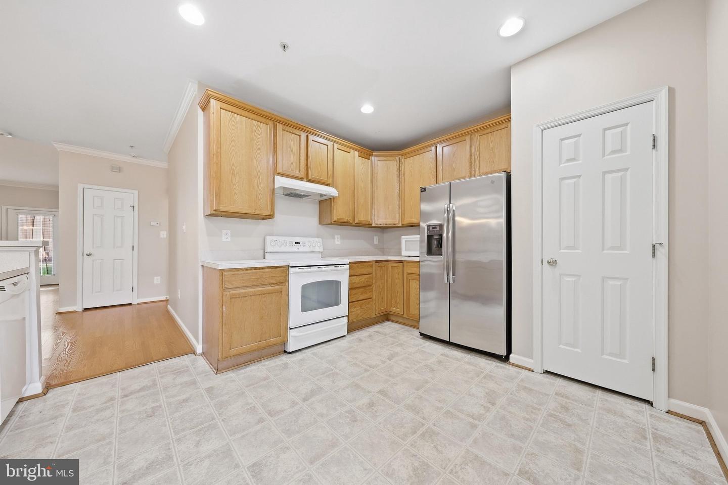 6502 Montalto Xing #g Property Photo 5