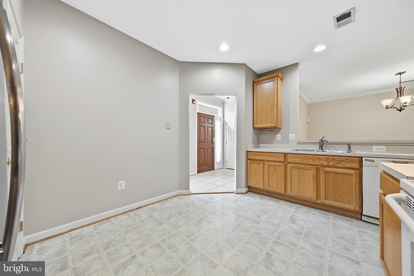 6502 Montalto Xing #g Property Photo 7