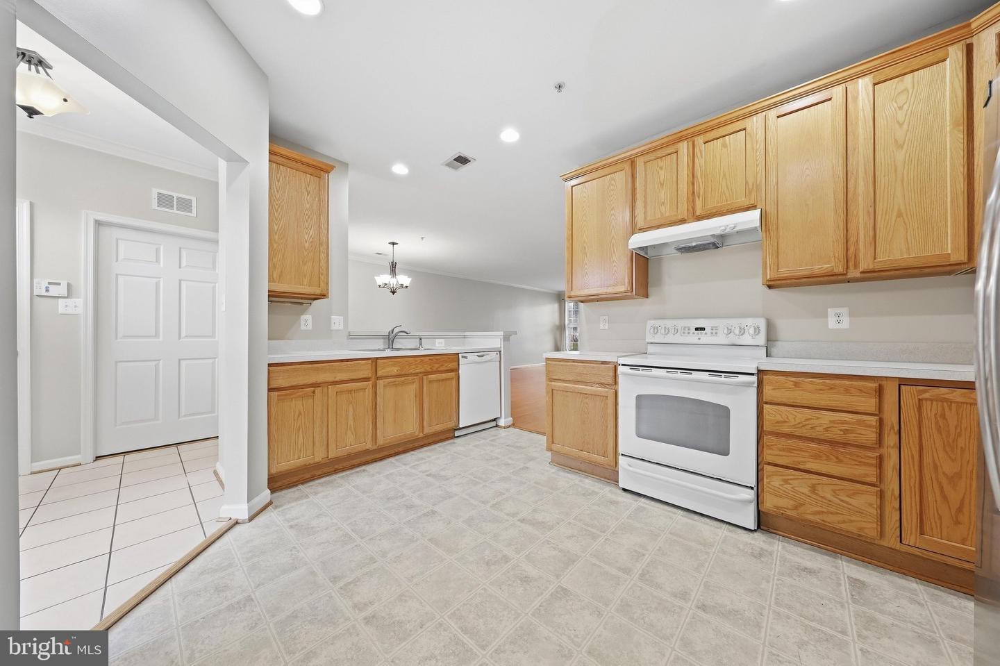 6502 Montalto Xing #g Property Photo 8