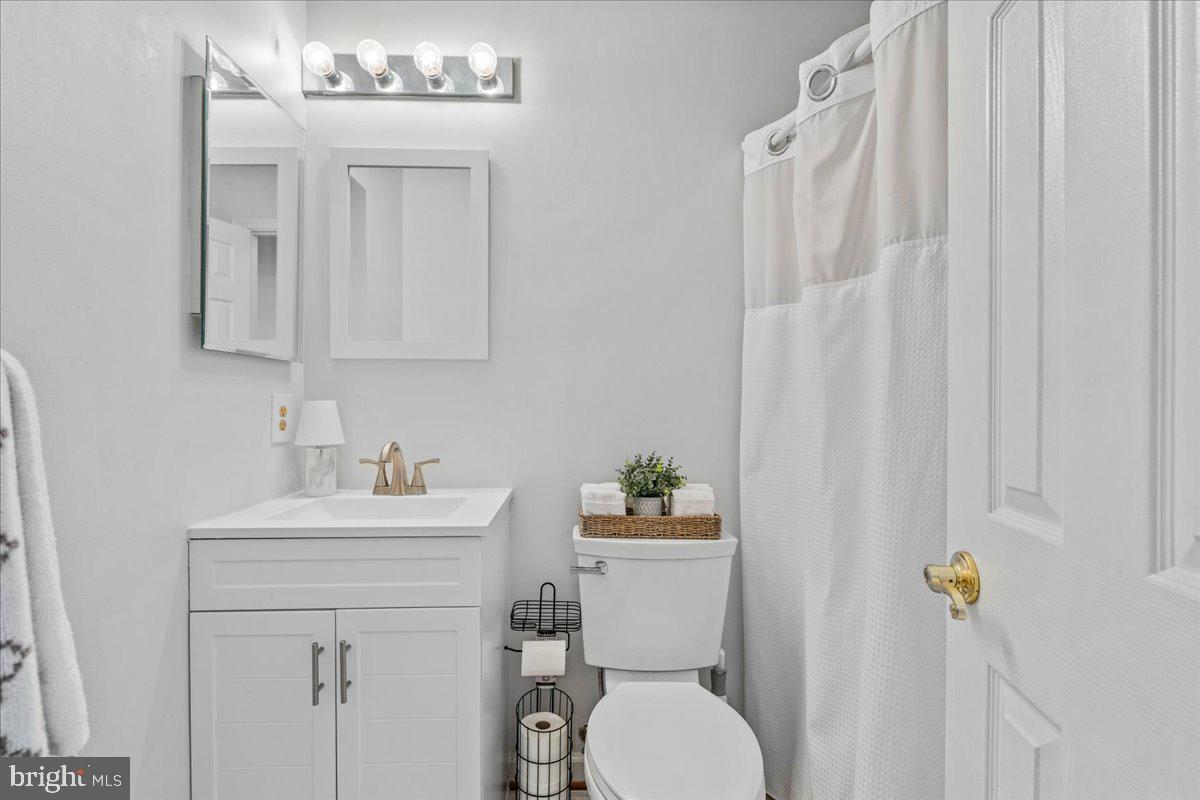 9245 Ridgefield Cir Property Photo 24