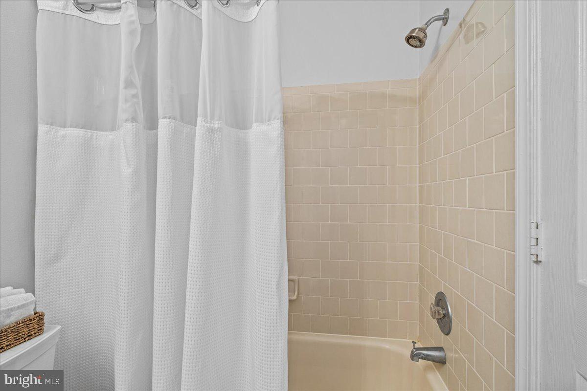 9245 Ridgefield Cir Property Photo 25