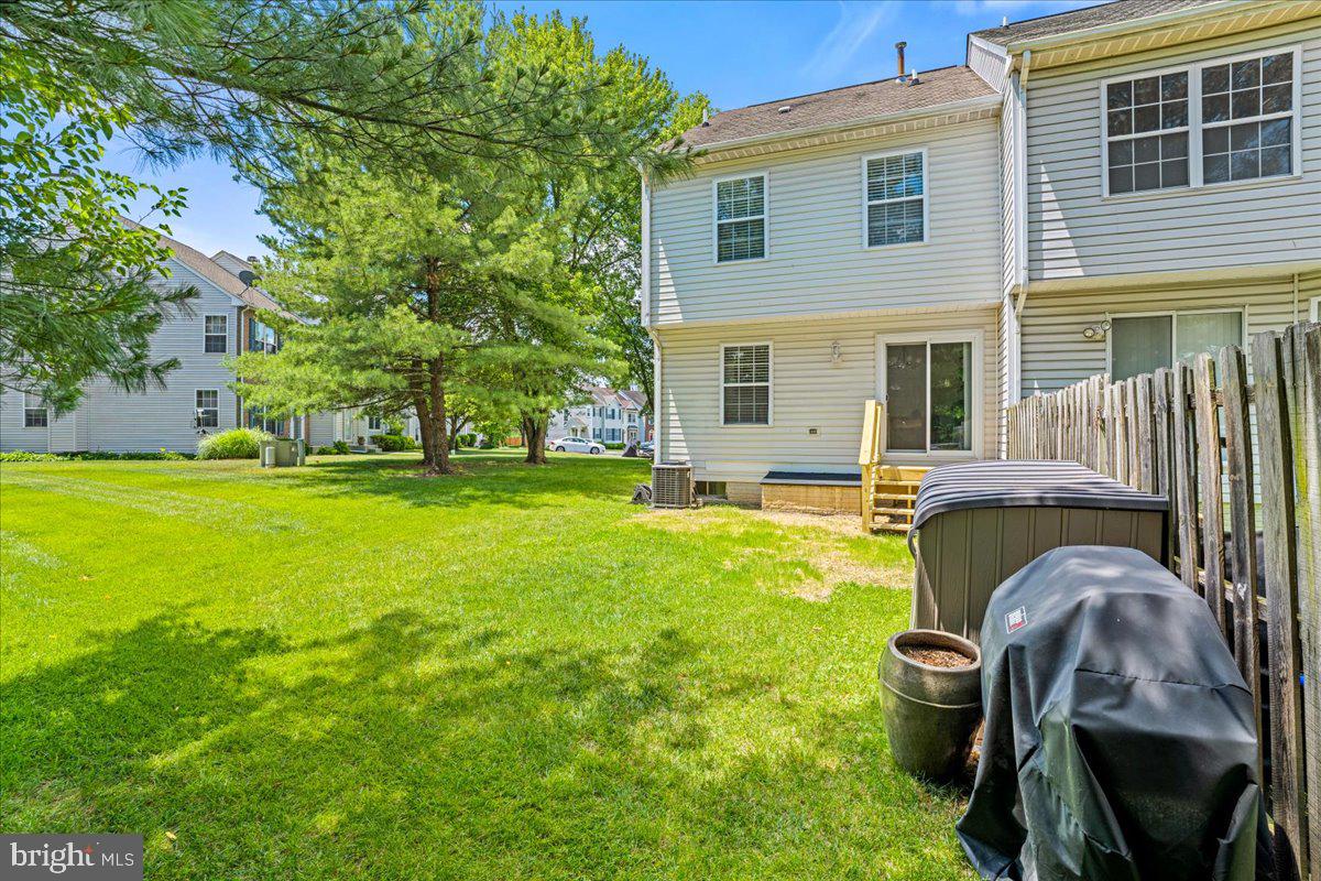 9245 Ridgefield Cir Property Photo 34