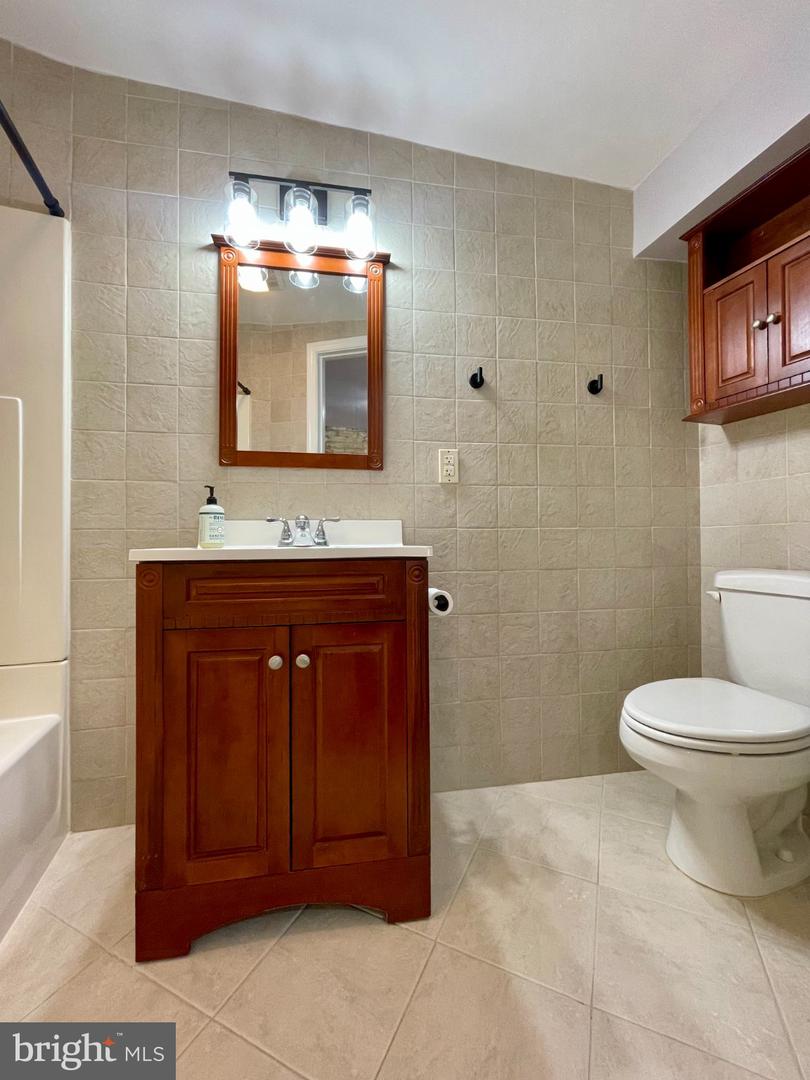 405 W South St Property Photo 5