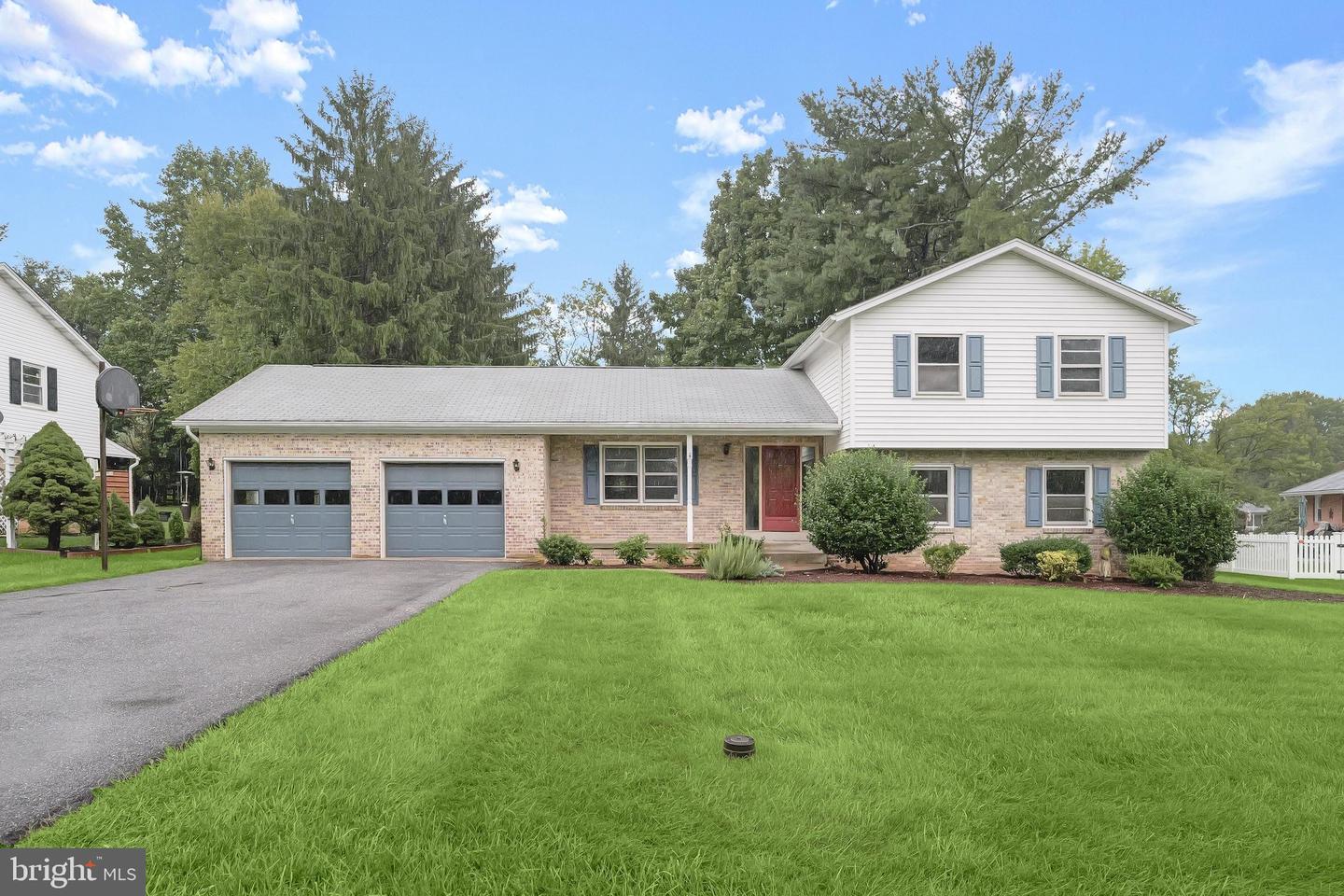 6903 Greenvale Ct Property Photo 1