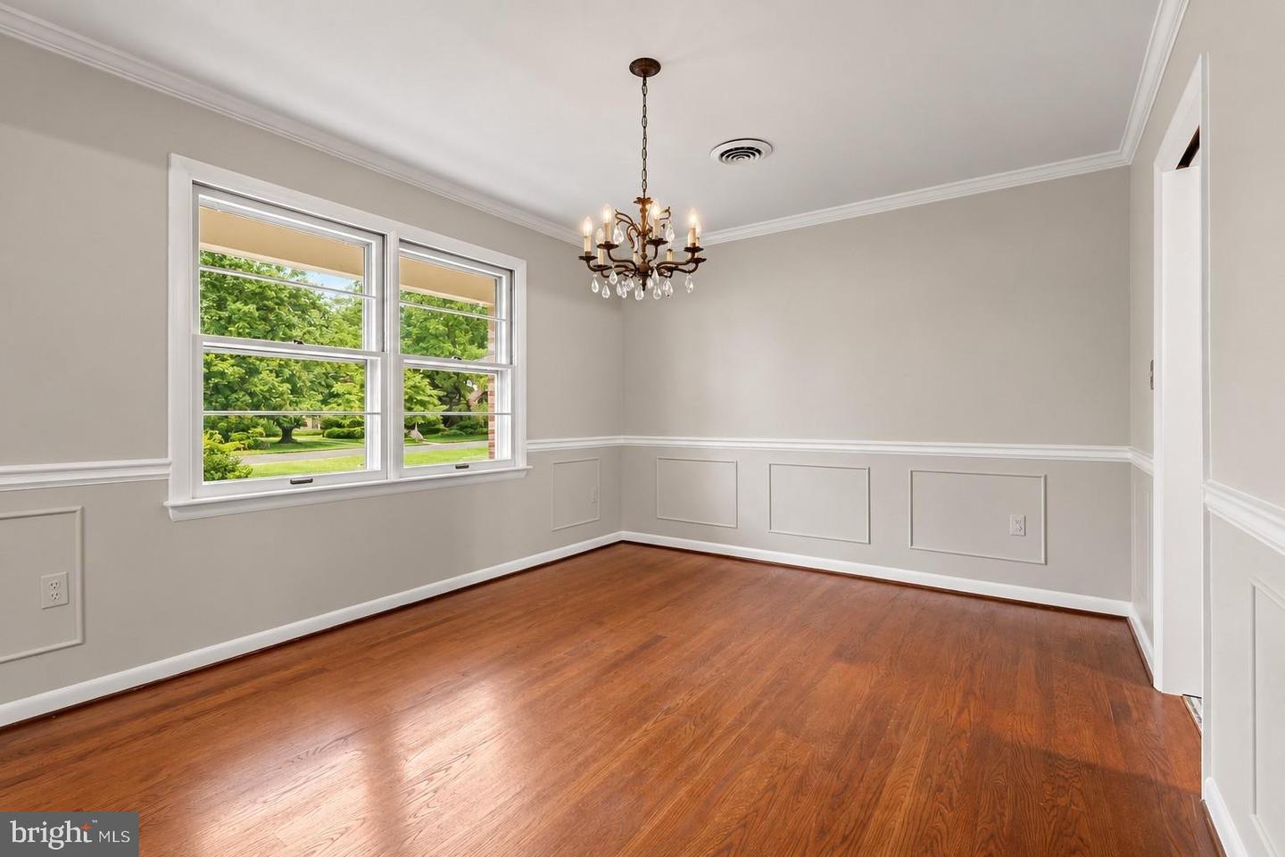 6903 Greenvale Ct Property Photo 6