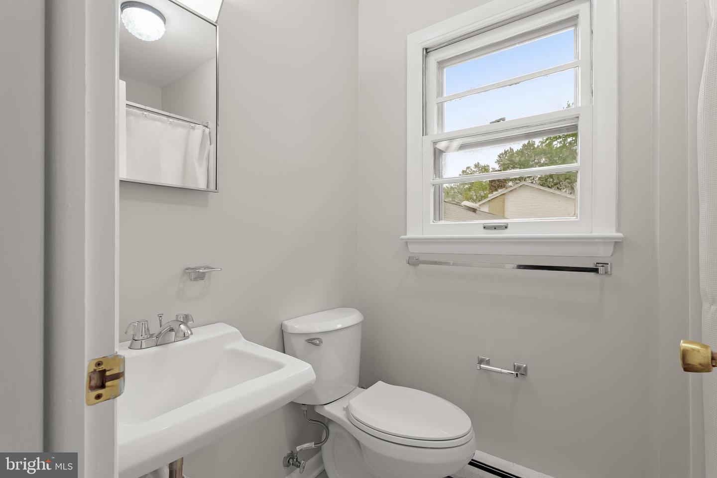 6903 Greenvale Ct Property Photo 24